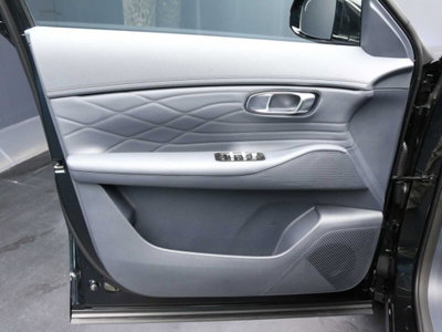 Geely Starray Starray EM-i 1.5 phev Pro auto (14)