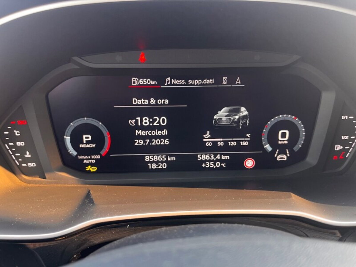 Audi Q3 Sportback 35 2.0 tdi Identity Black s-tronic (14)