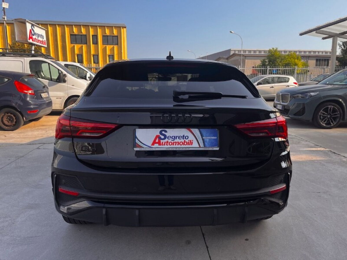 Audi Q3 Sportback 35 2.0 tdi Identity Black s-tronic (4)