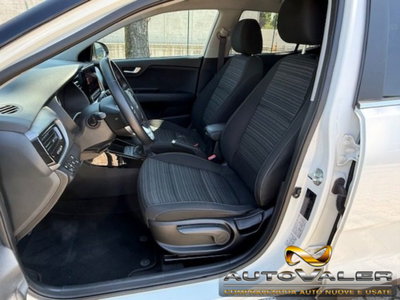 Kia Stonic 1.0 T-GDi 100 CV MHEV iMT Style (8)