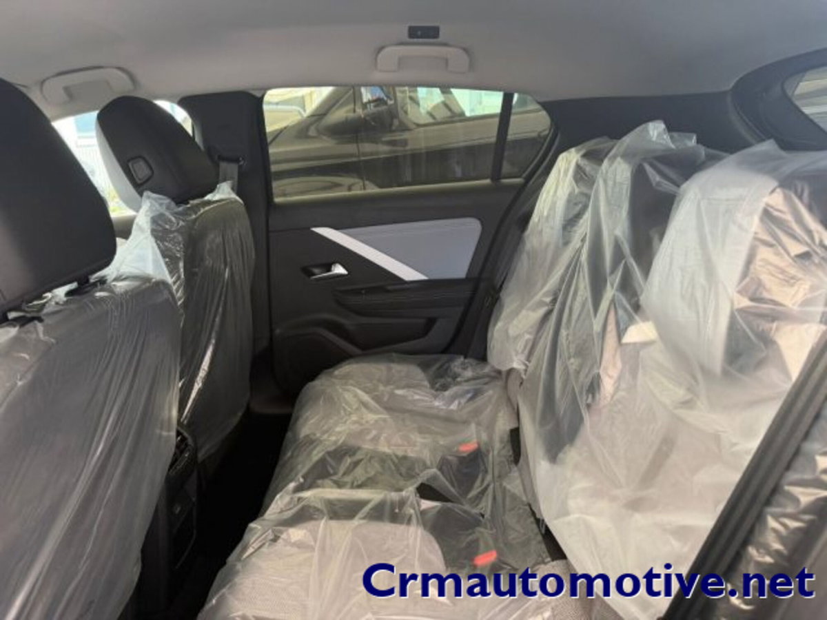 Opel Astra 1.2 Turbo 130 CV GS Line (6)