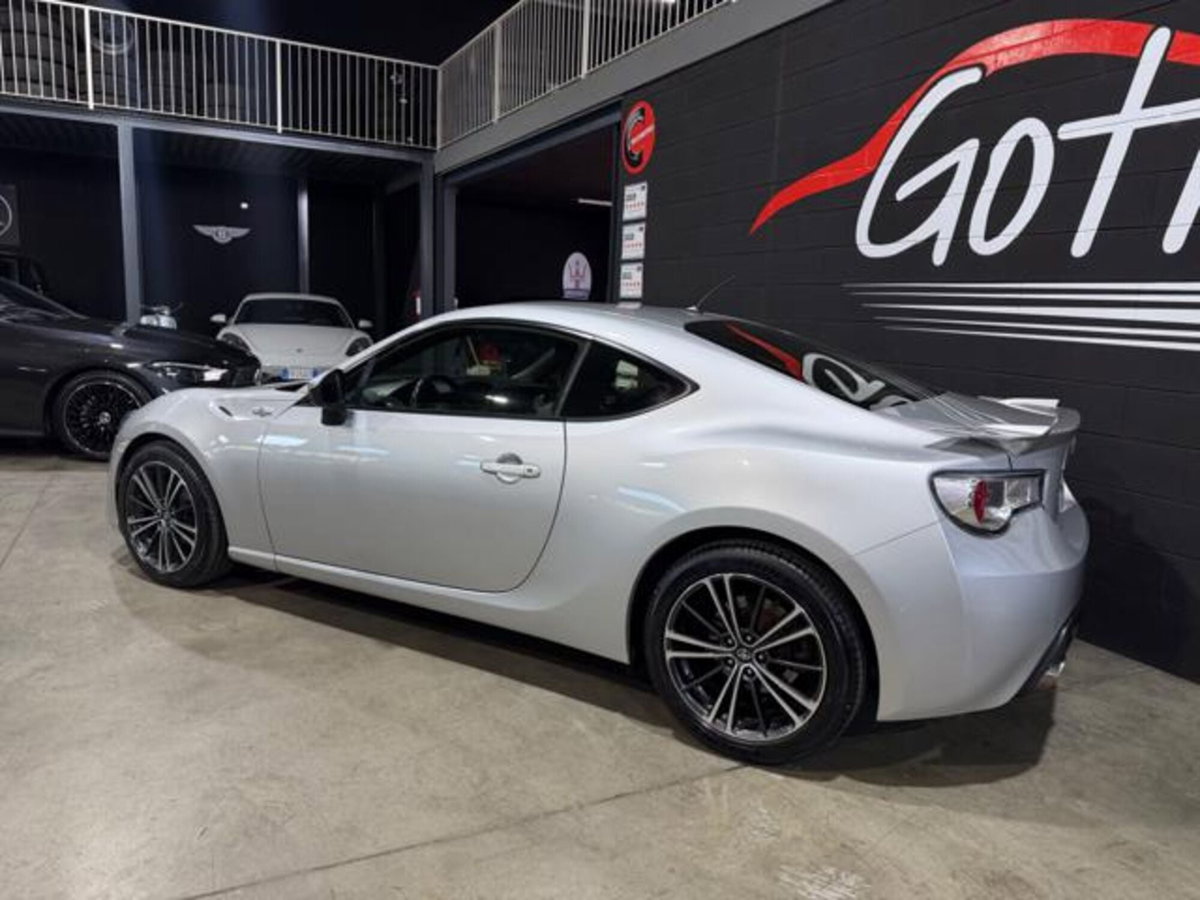 Toyota GT86 2.0 (4)