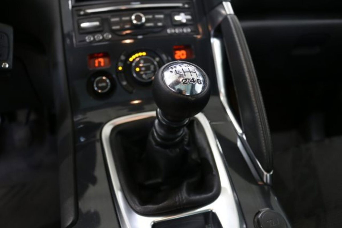 Peugeot 3008 2.0 HDi 150CV Business (16)