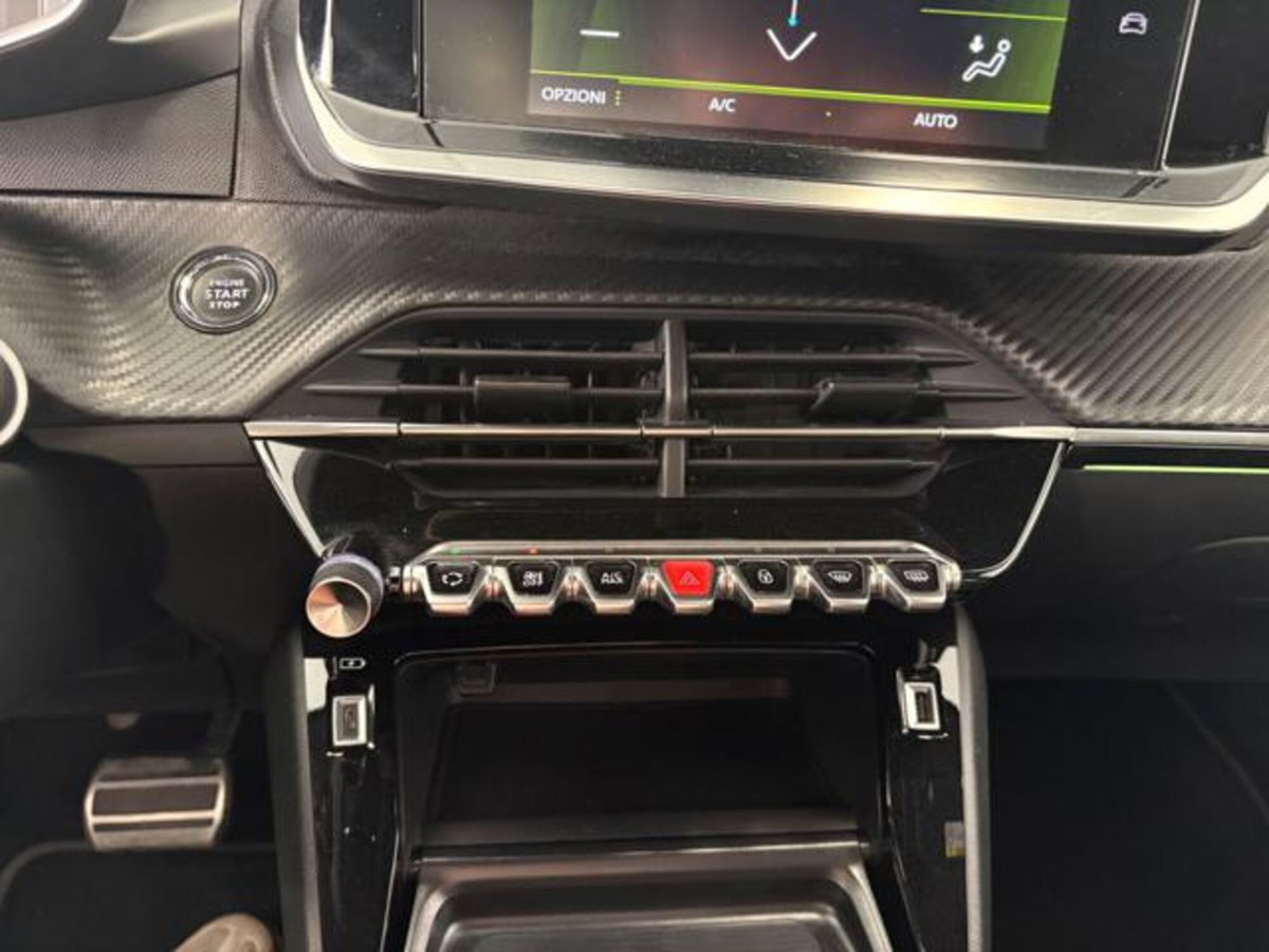 Peugeot 2008 BlueHDi 130 S&S EAT8 GT Pack (12)