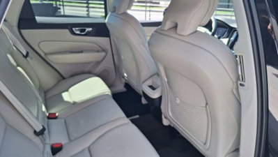 Volvo XC60 B4 (d) AWD automatico Plus Bright N1 (12)