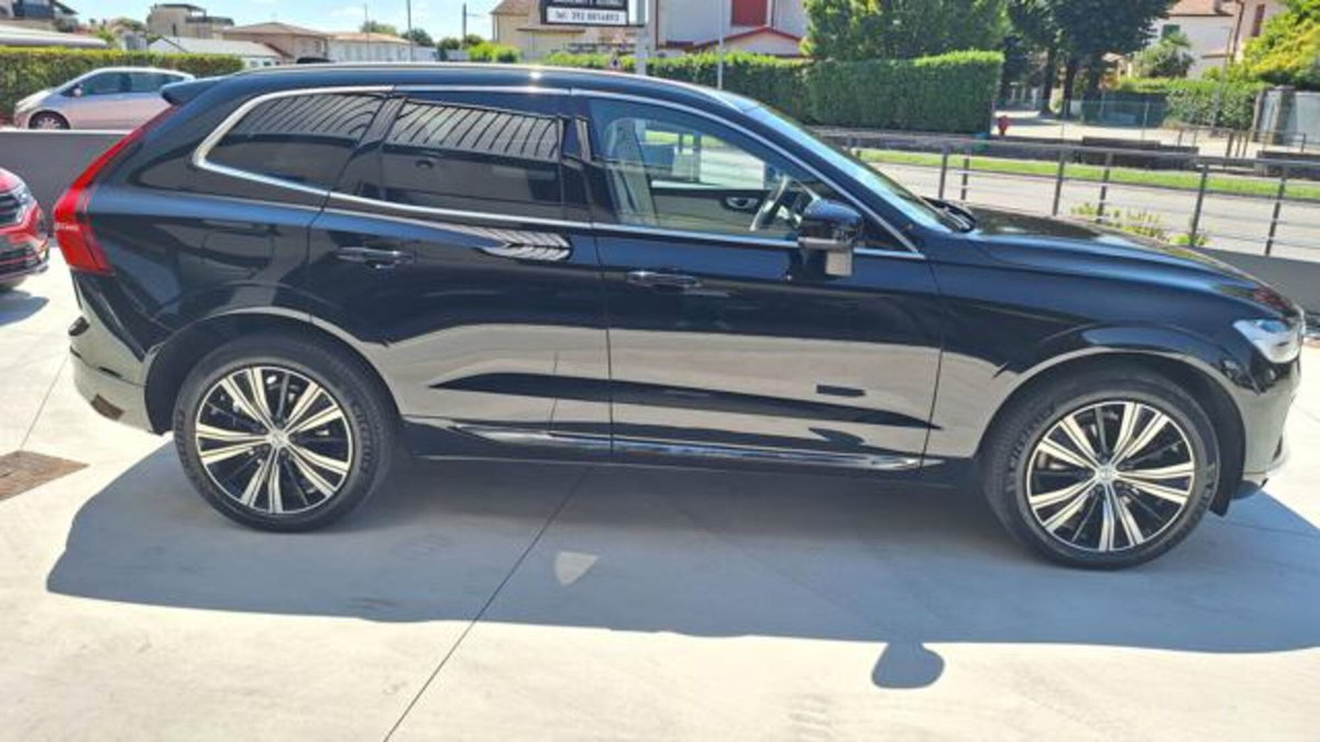 Volvo XC60 B4 (d) AWD automatico Plus Bright N1 (13)