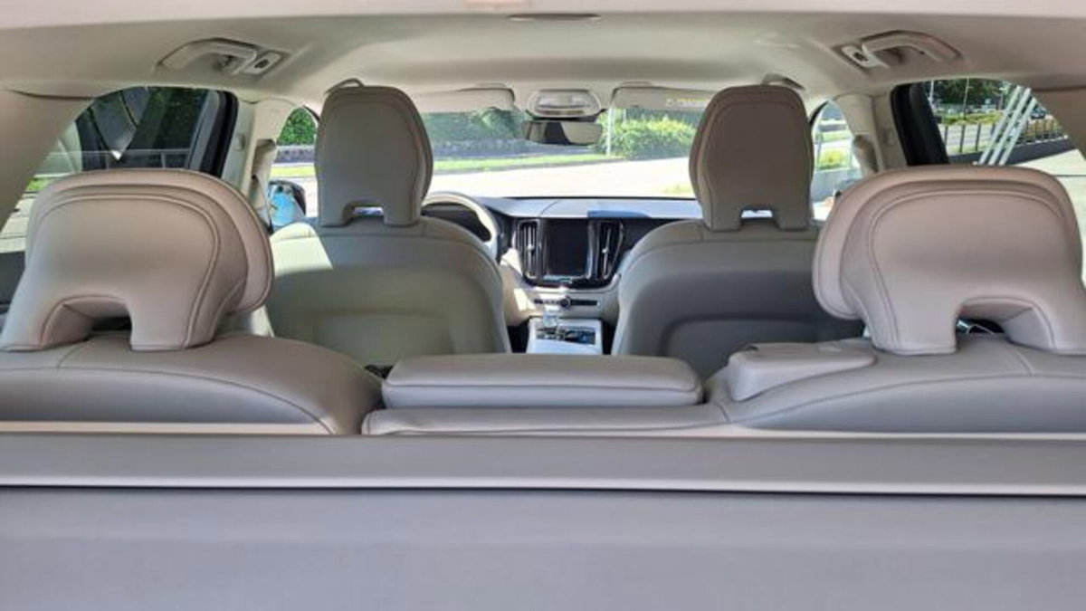 Volvo XC60 B4 (d) AWD automatico Plus Bright N1 (5)
