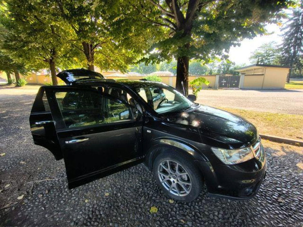 Fiat Freemont 2.0 Mjt 170 CV 4x4 Automatica Lounge (14)