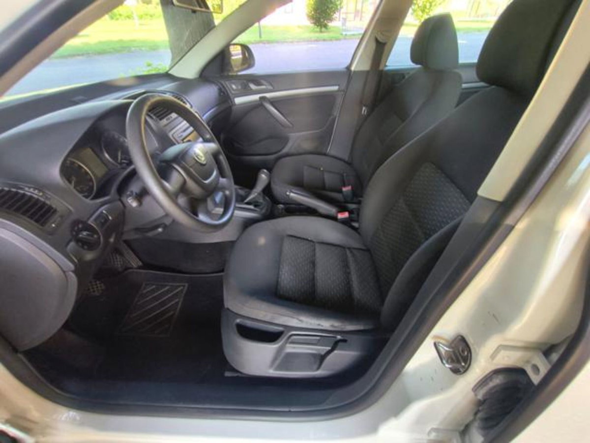 Skoda Octavia Station Wagon 1.6 TDI CR F.AP. Wagon Comfort (14)