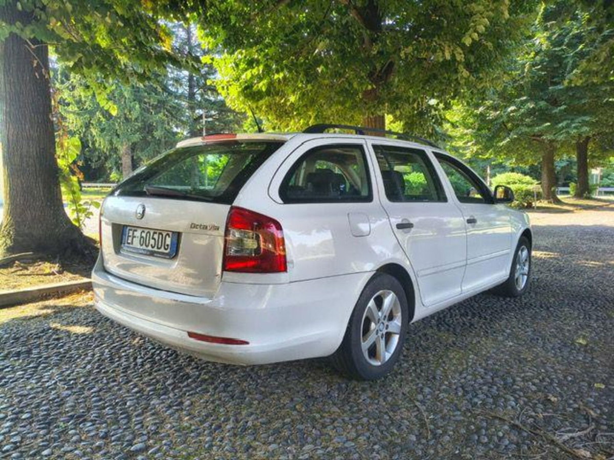 Skoda Octavia Station Wagon 1.6 TDI CR F.AP. Wagon Comfort (4)