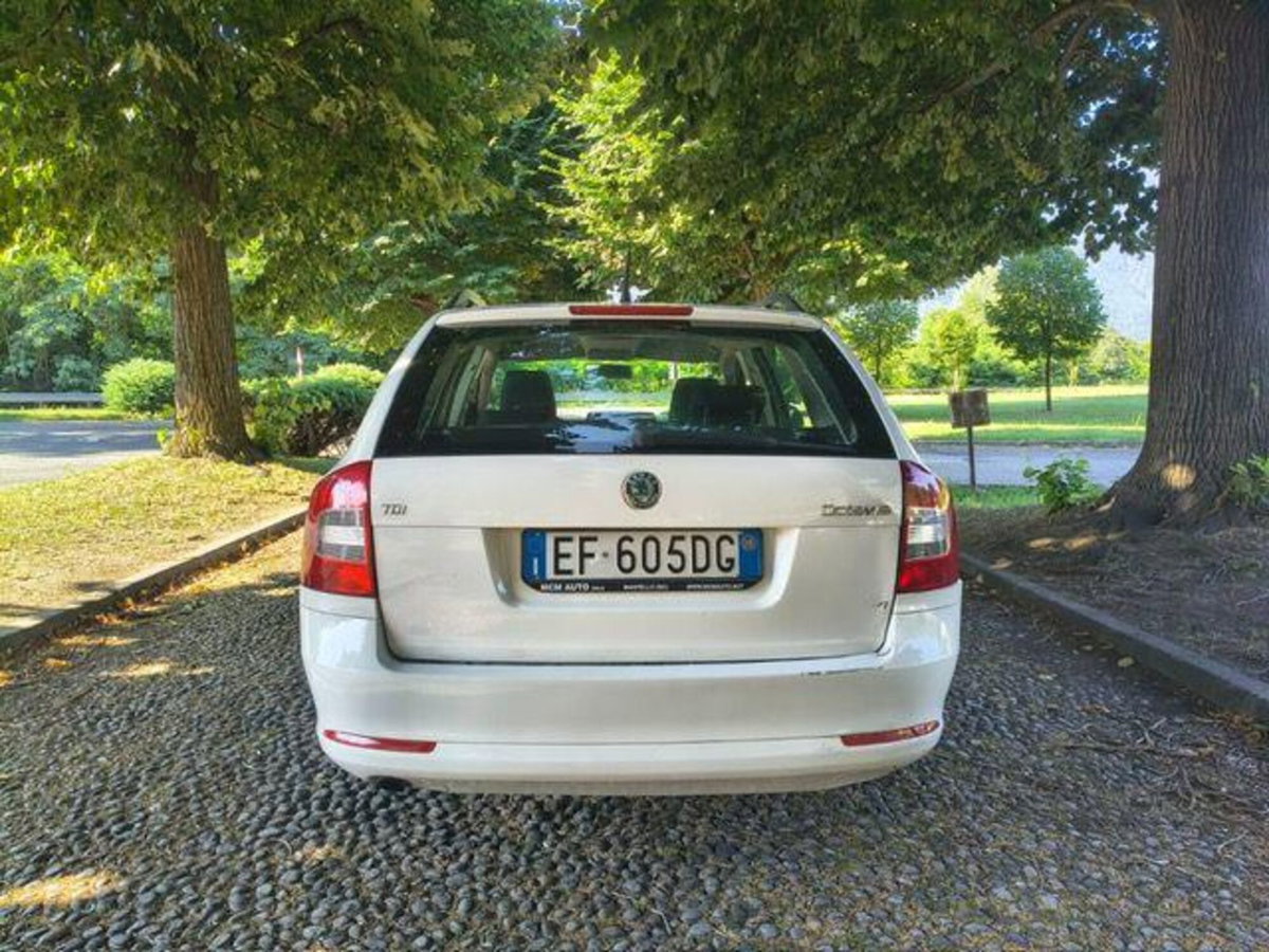 Skoda Octavia Station Wagon 1.6 TDI CR F.AP. Wagon Comfort (5)