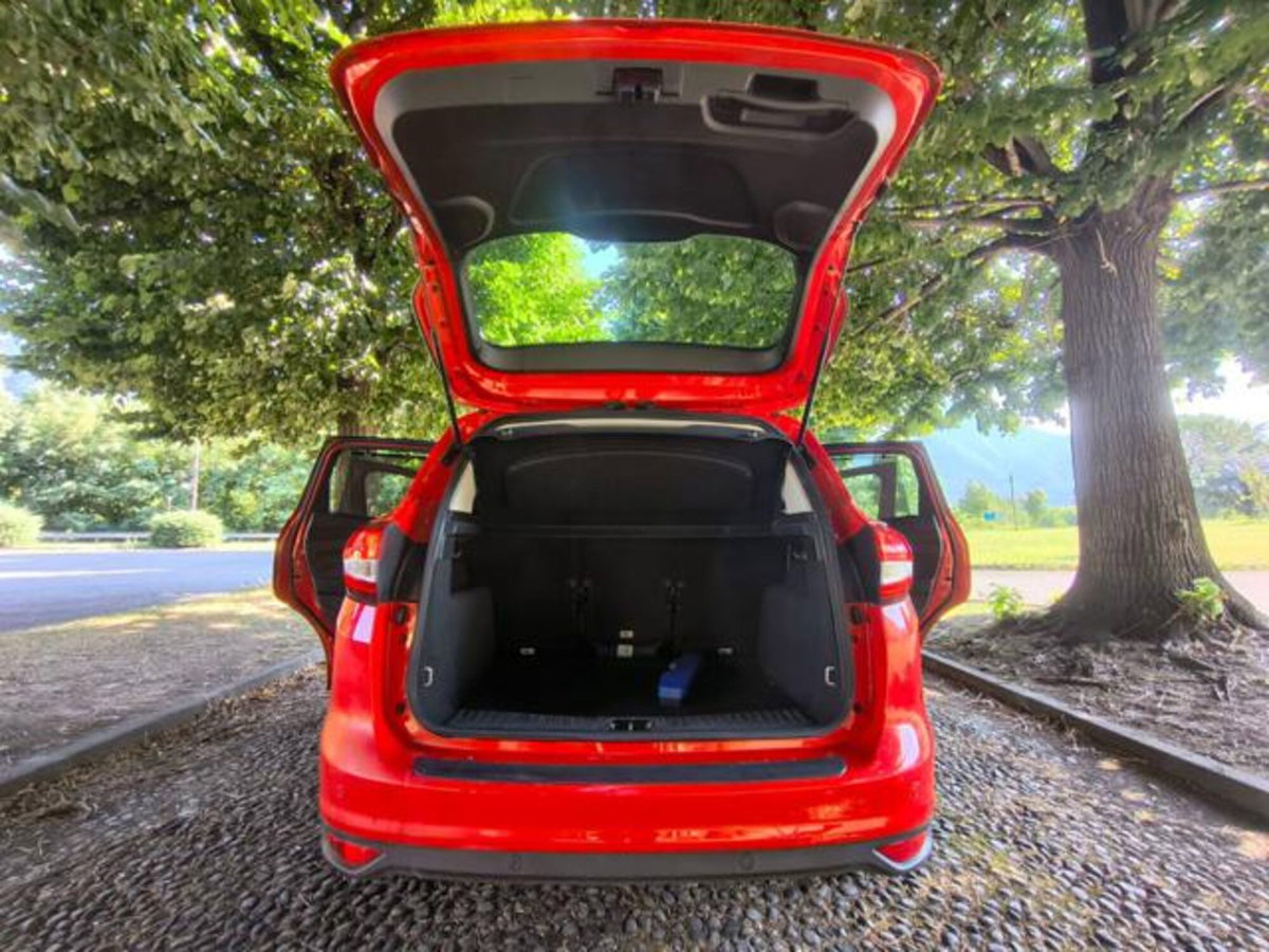 Ford C-Max 1.0 EcoBoost 100CV Titanium (19)