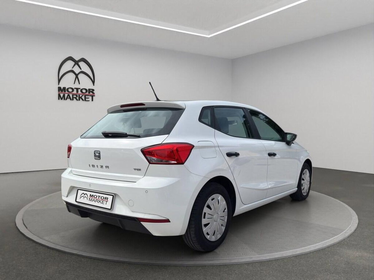 SEAT Ibiza 1.0 TGI 5 porte Reference (7)