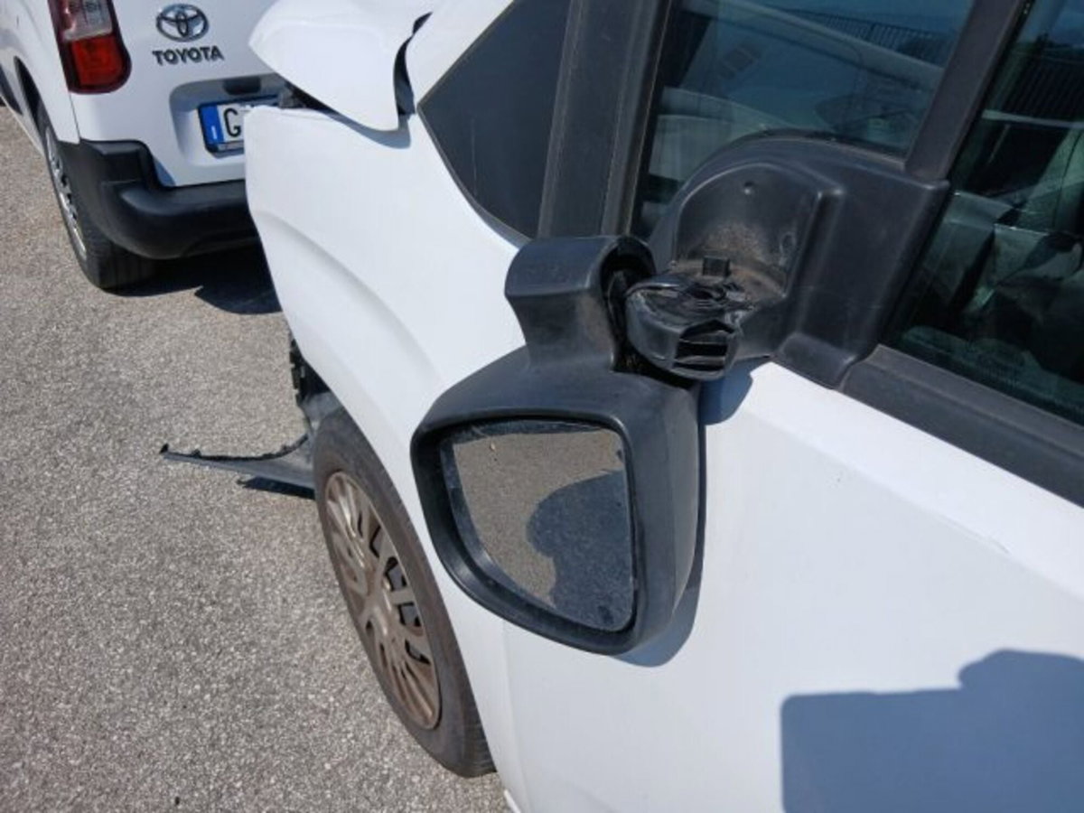Toyota Proace City Verso City Verso 1.5D 100 CV S&S Short D Luxury (11)