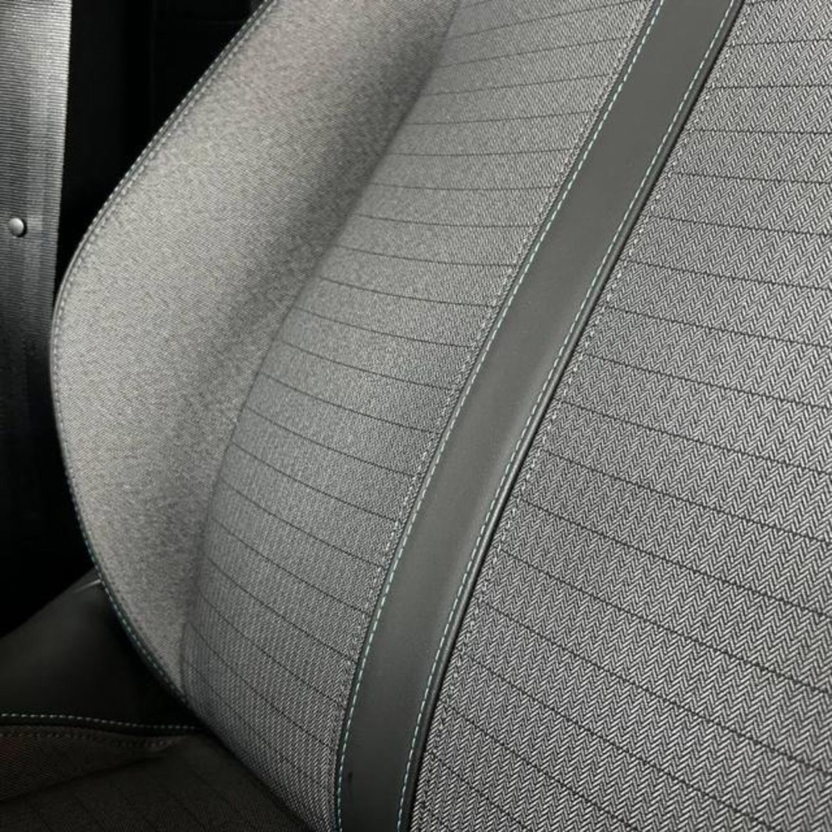Peugeot 2008 BlueHDi 110 S&S Allure Pack (10)