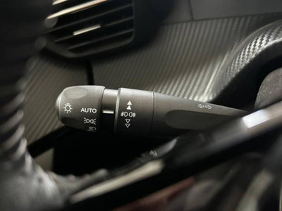 Peugeot 2008 BlueHDi 110 S&S Allure Pack (16)