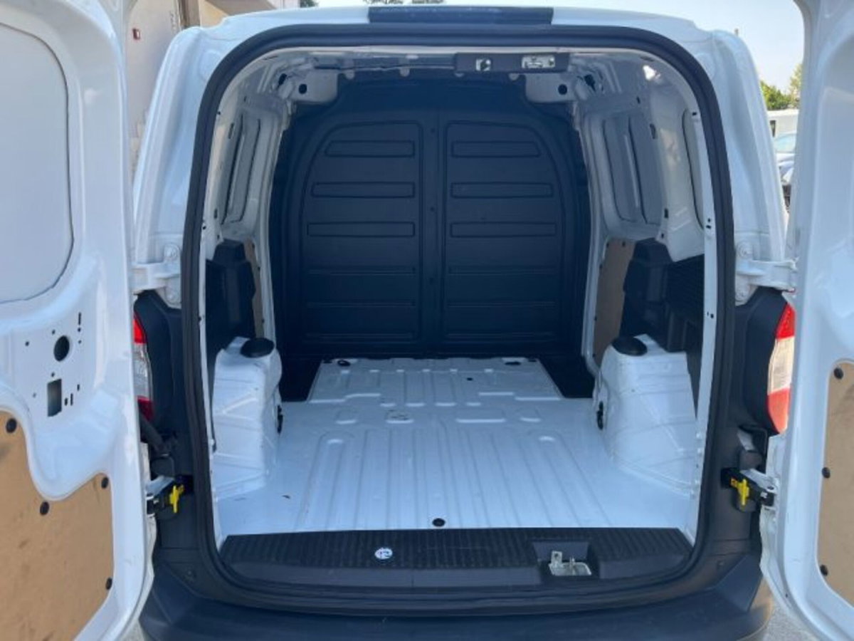 Ford Transit Courier 1.5 TDCi 75CV  Entry (8)