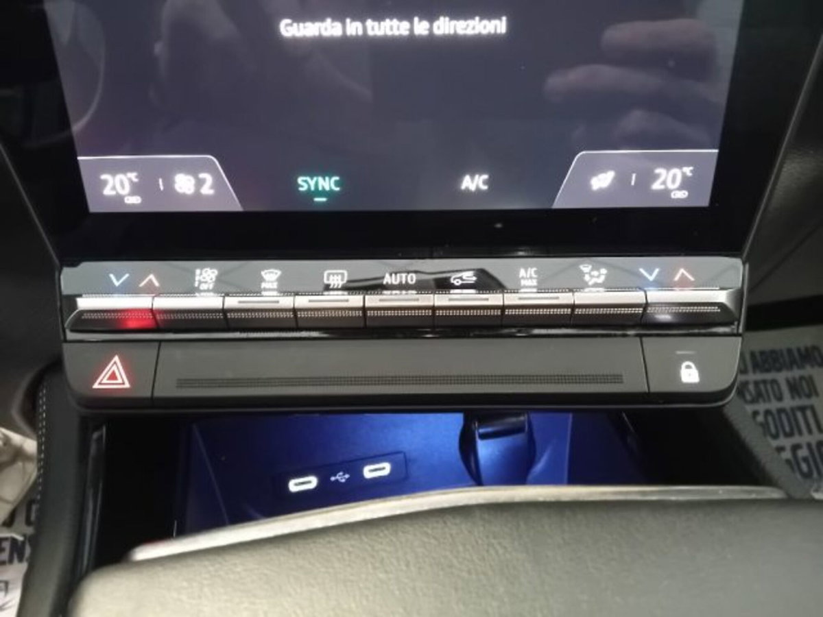 Renault Austral 1.3 mild hybrid Techno 160cv auto (19)
