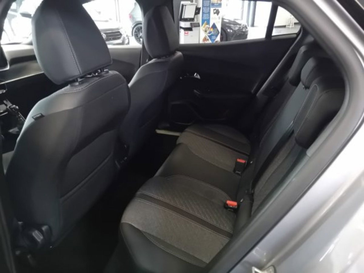 Peugeot 2008 PureTech 100 S&S Allure (12)