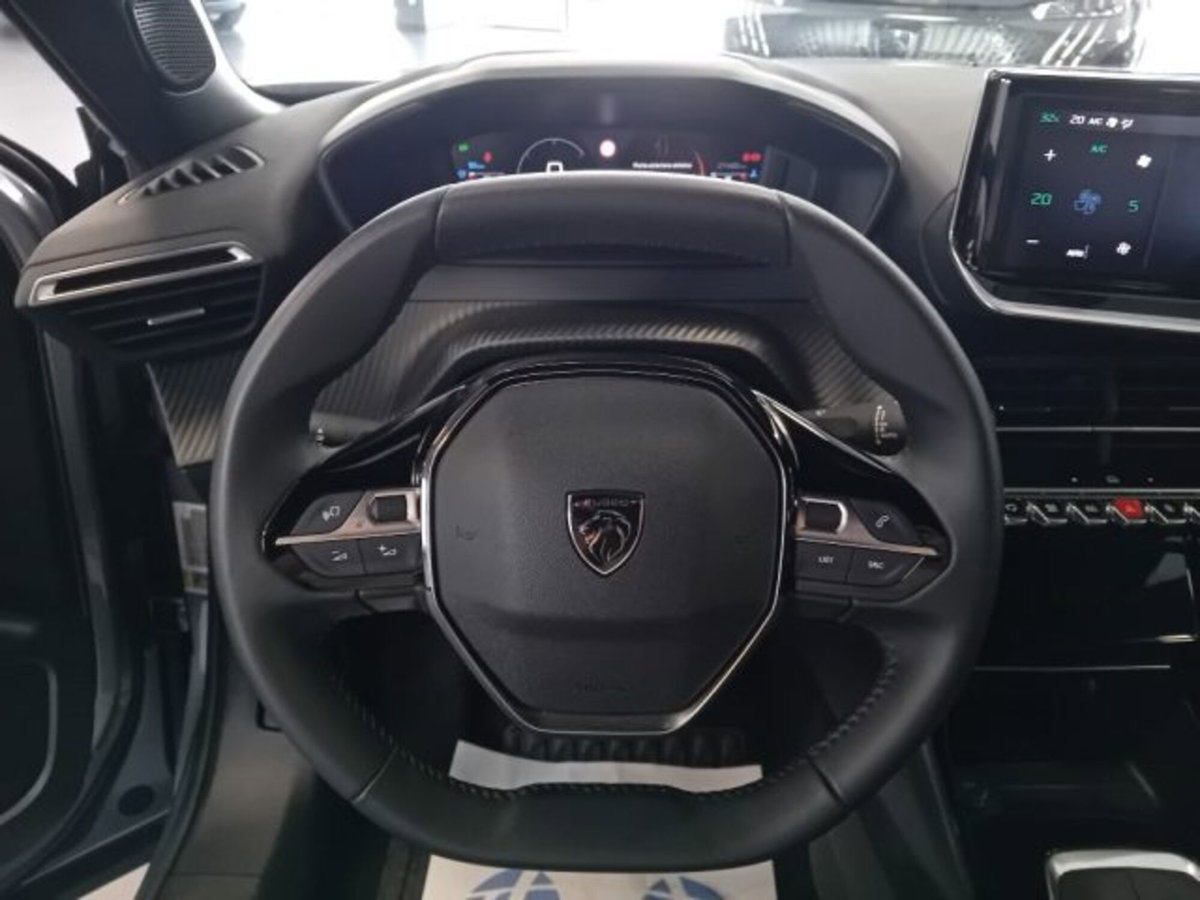 Peugeot 2008 PureTech 100 S&S Allure (15)