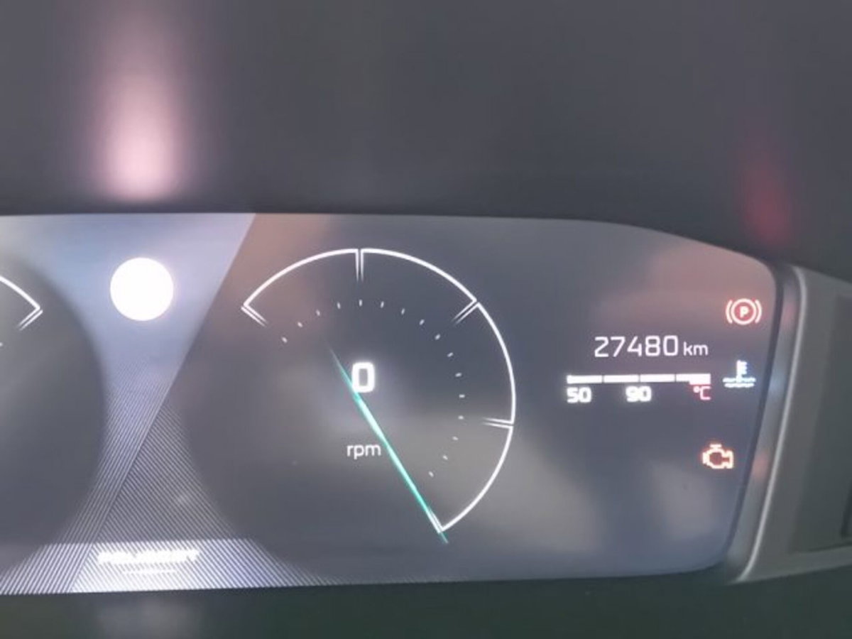 Peugeot 2008 PureTech 100 S&S Allure (16)