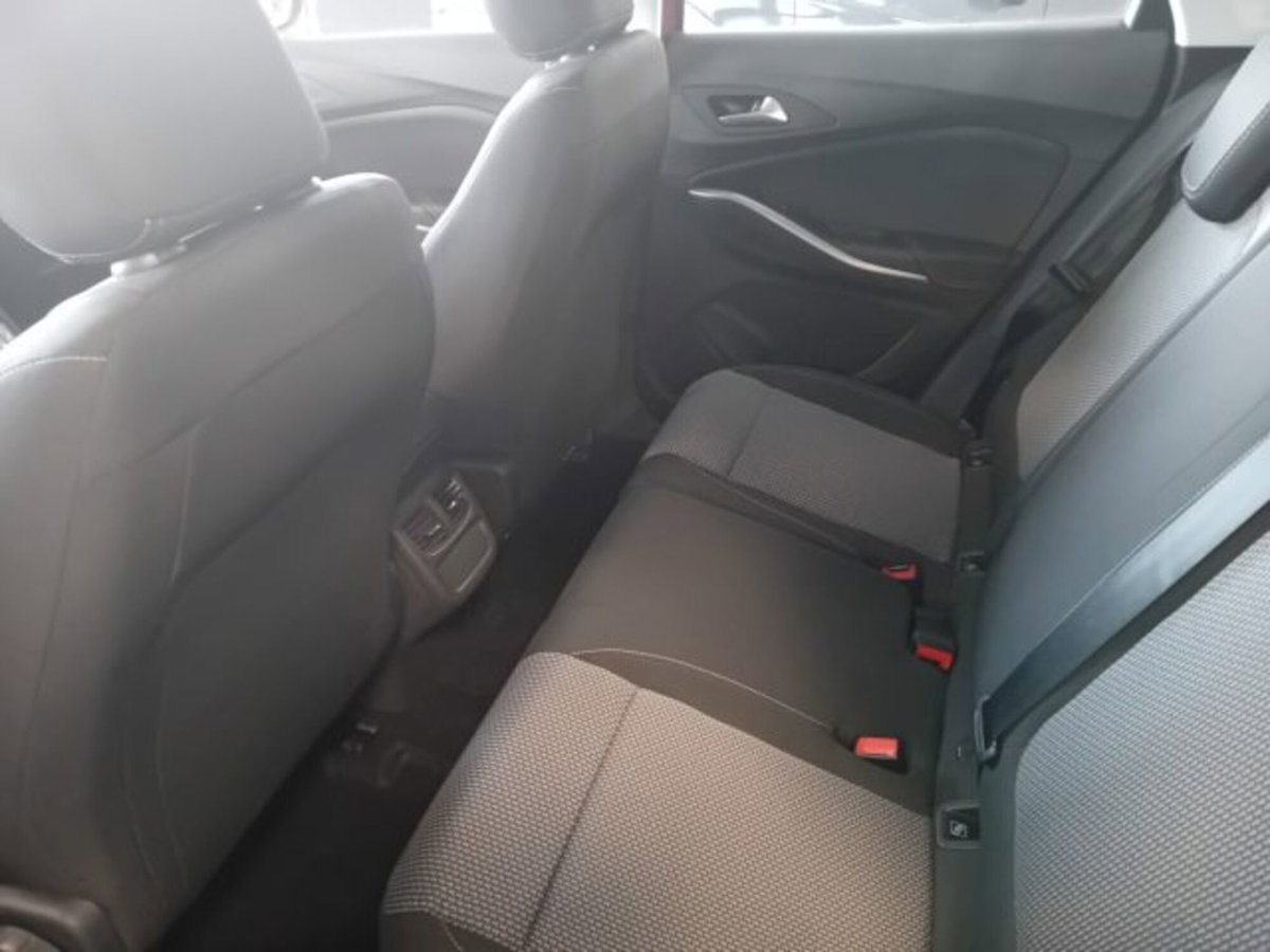 Opel Grandland 1.5 diesel Ecotec aut. (10)