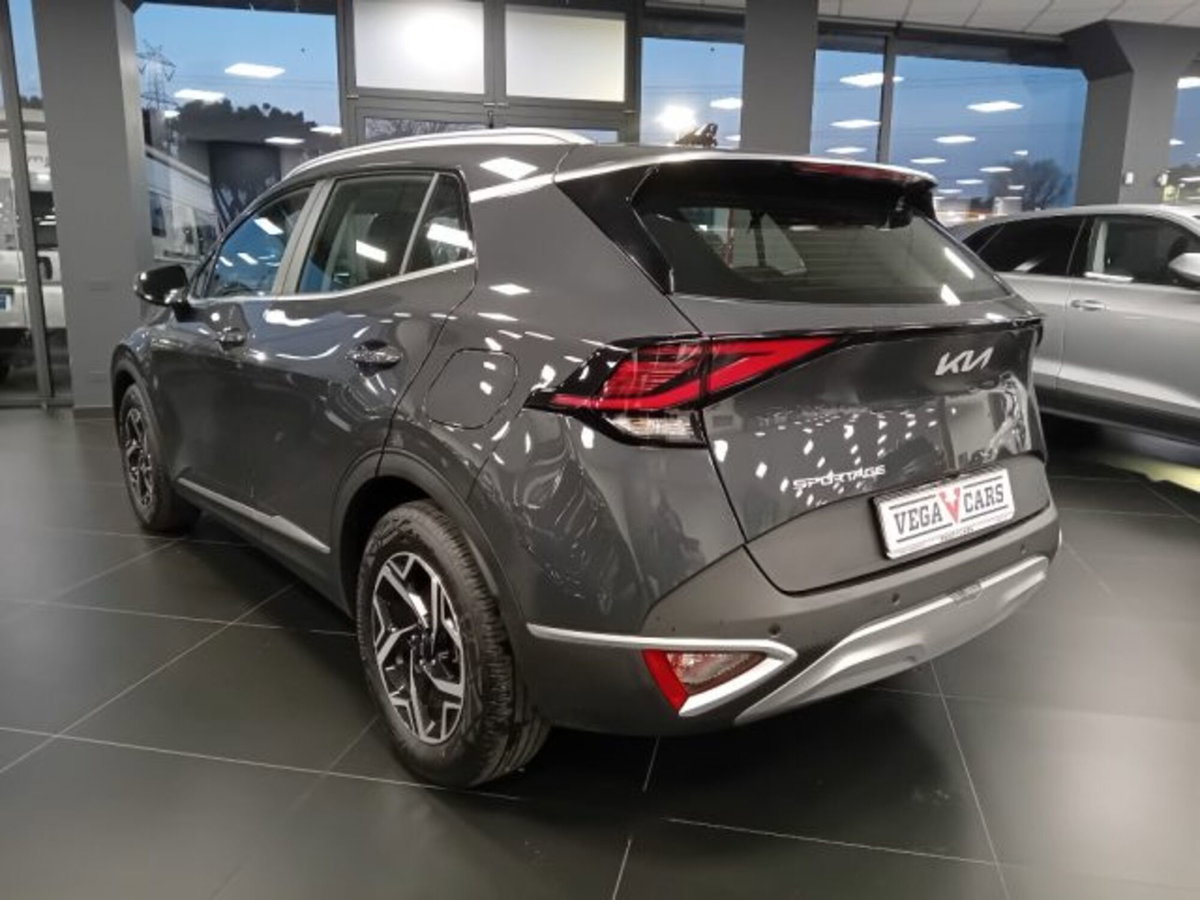 Kia Sportage 1.6 crdi mhev Business dct (6)