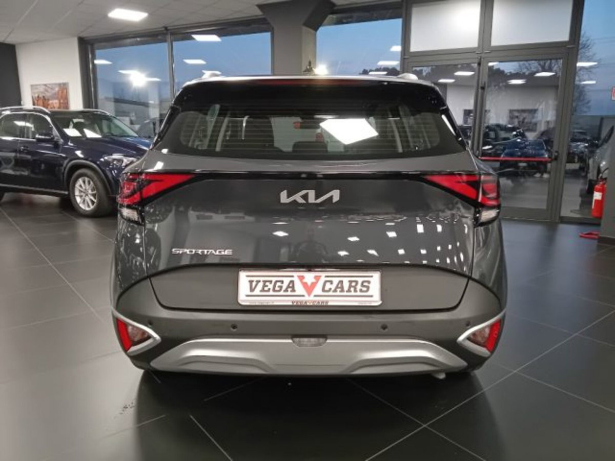 Kia Sportage 1.6 crdi mhev Business dct (7)