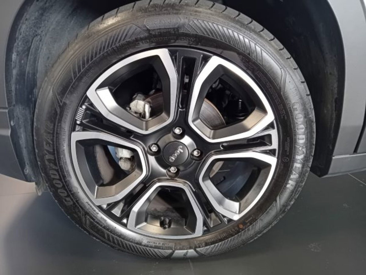 Jeep Avenger 1.2 turbo Summit fwd 100cv (5)