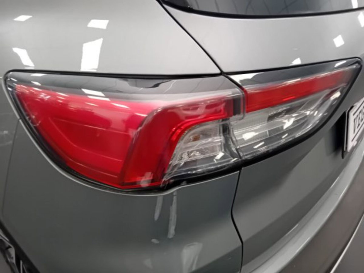 Ford Kuga 2.5 Plug In Hybrid 225 CV CVT 2WD Titanium (7)