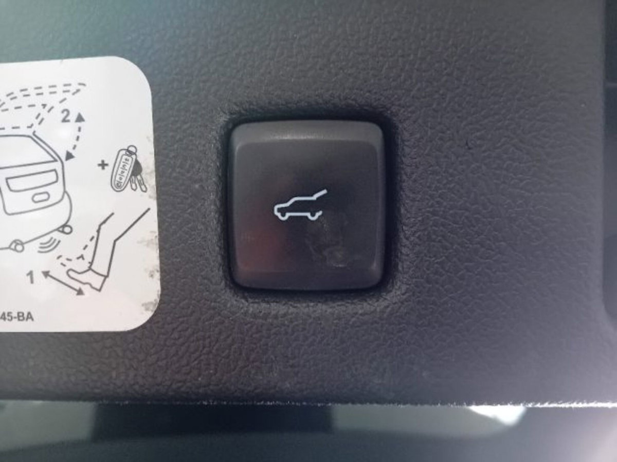 Ford Kuga 2.5 Plug In Hybrid 225 CV CVT 2WD Titanium (9)
