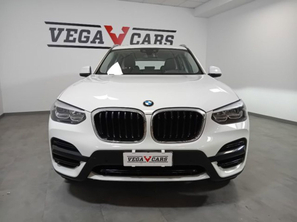 BMW X3 xDrive20d 48V Business Advantage (2)