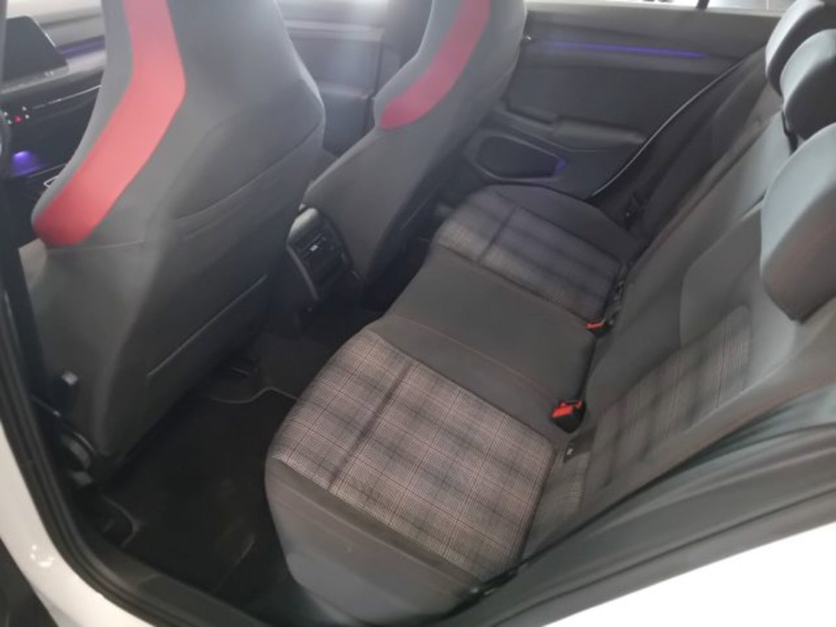 Volkswagen Golf 2.0 TSI GTI DSG (13)