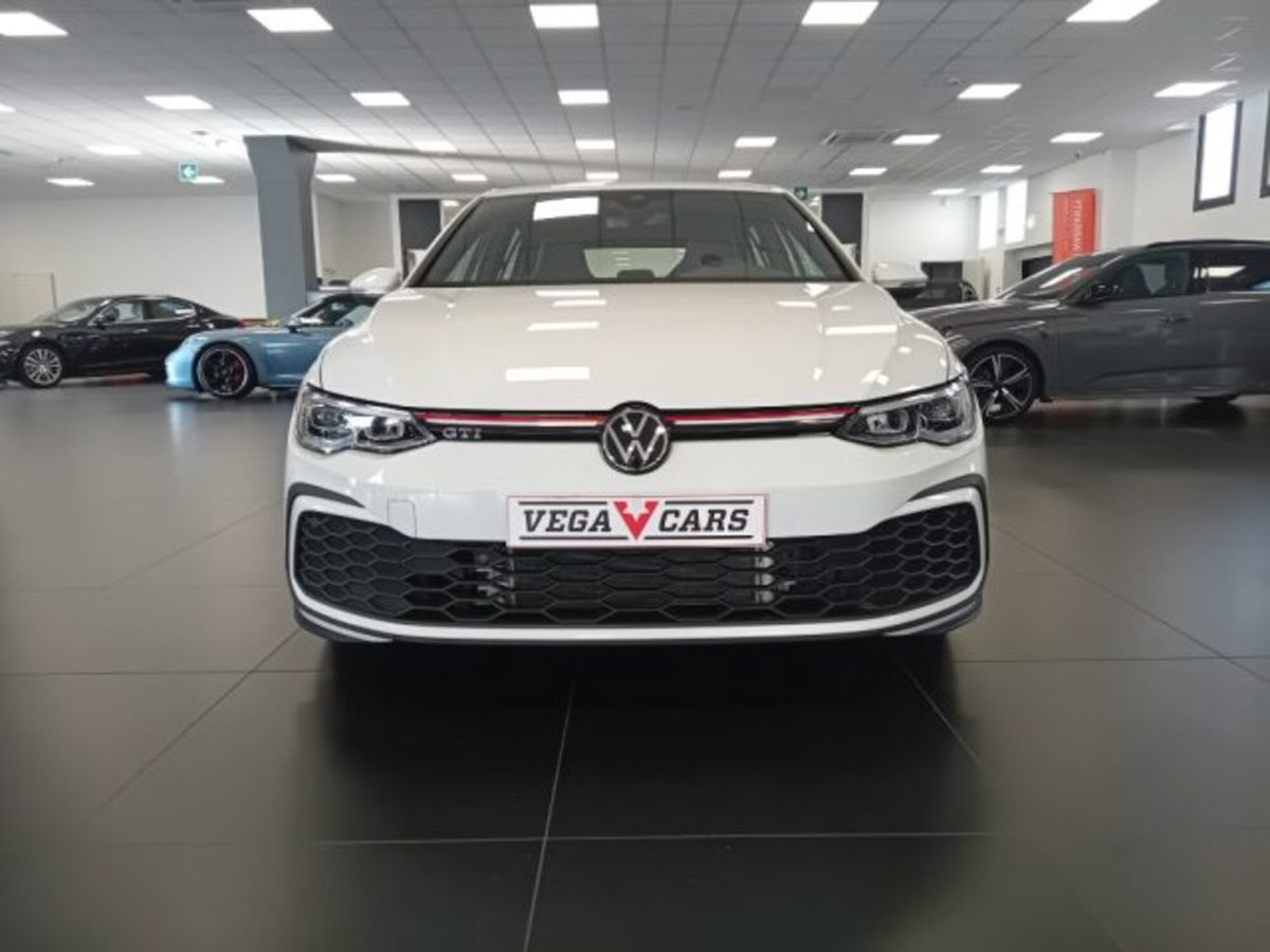 Volkswagen Golf 2.0 TSI GTI DSG (2)