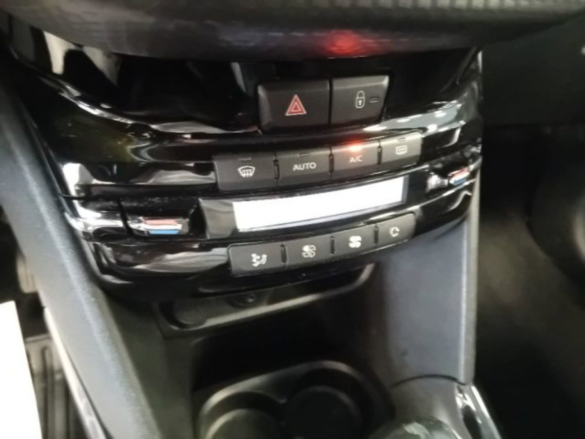 Peugeot 2008 100 S&S Allure (16)
