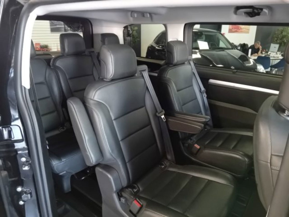 Peugeot Traveller BlueHDi 180 S&S EAT8 Long Allure (14)