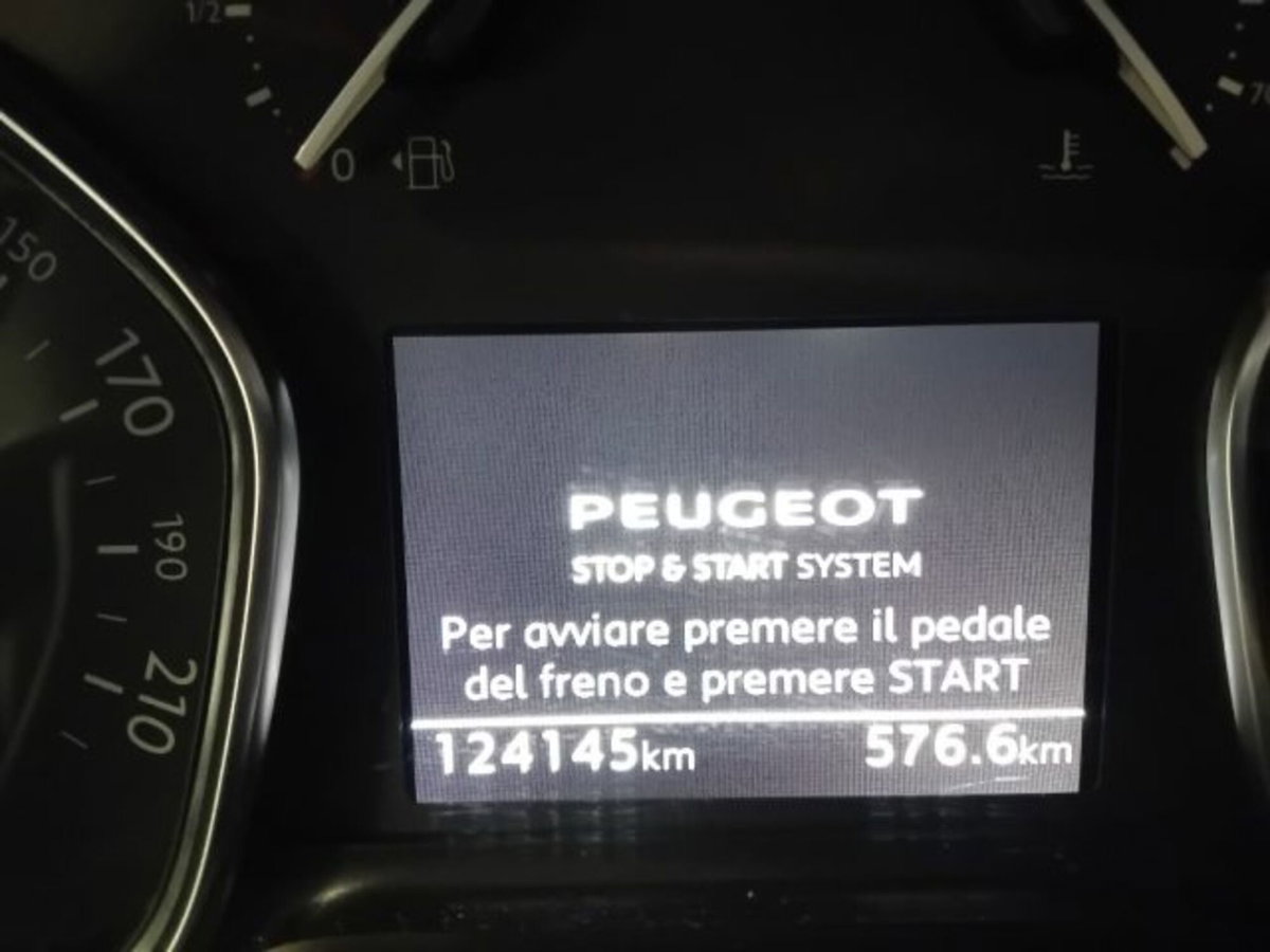 Peugeot Traveller BlueHDi 180 S&S EAT8 Long Allure (20)