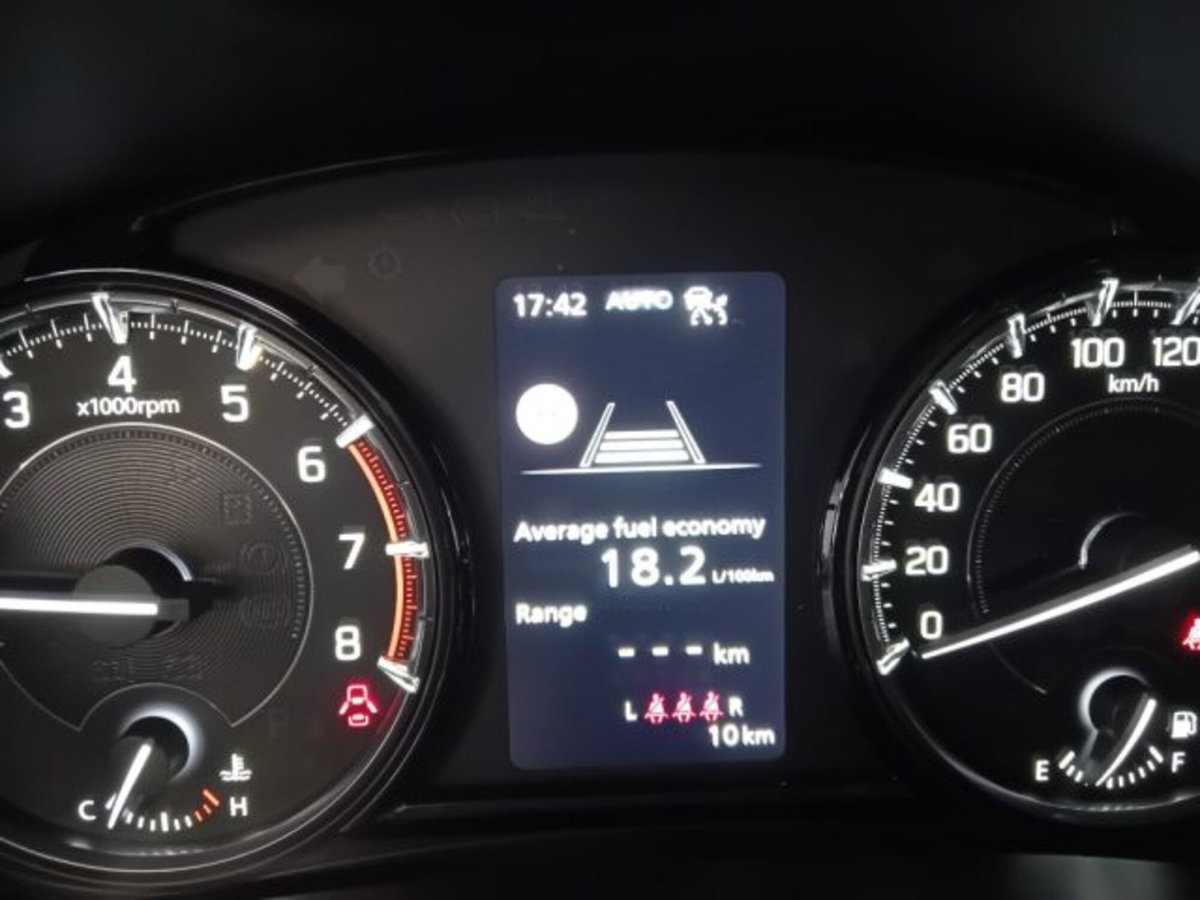 Suzuki Vitara 1.4 Hybrid 4WD AllGrip Easy Cool (16)