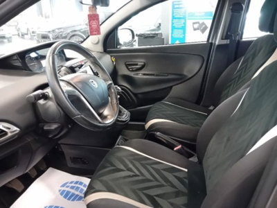 Lancia Ypsilon 0.9 TwinAir 5 porte Metano Ecochic Gold (7)