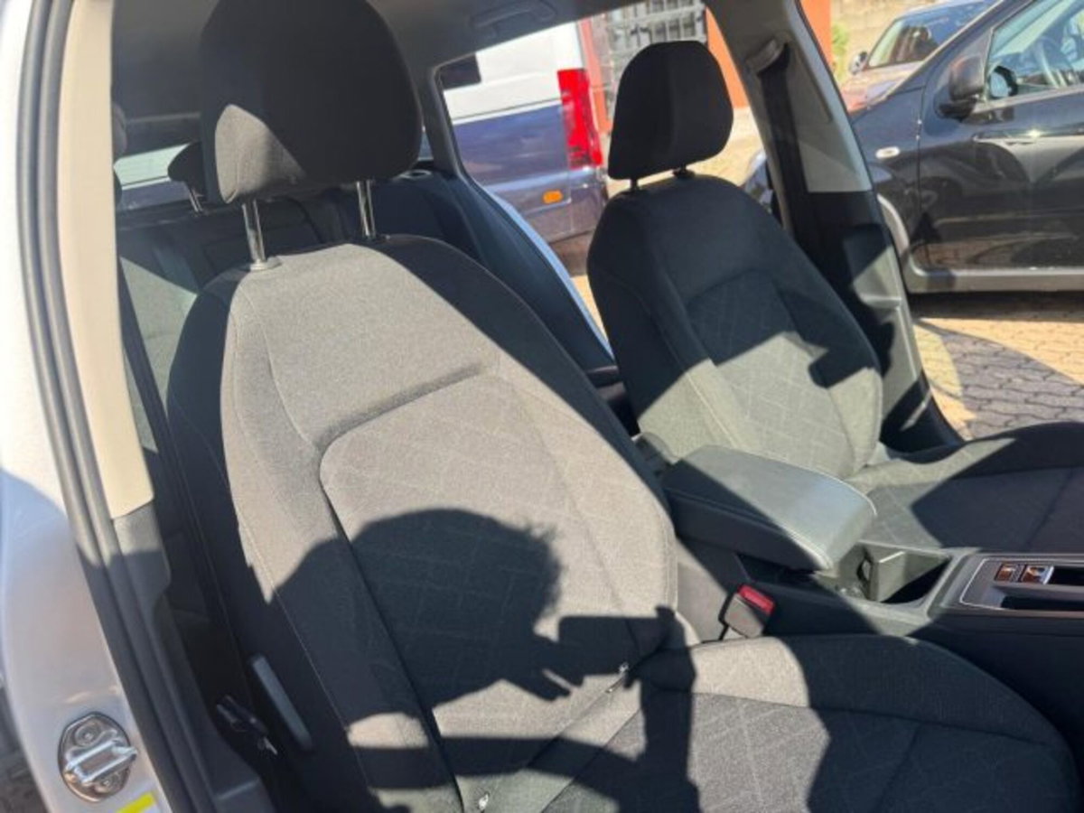 Volkswagen Golf Variant 1.5 eTSI EVO ACT DSG Life (10)