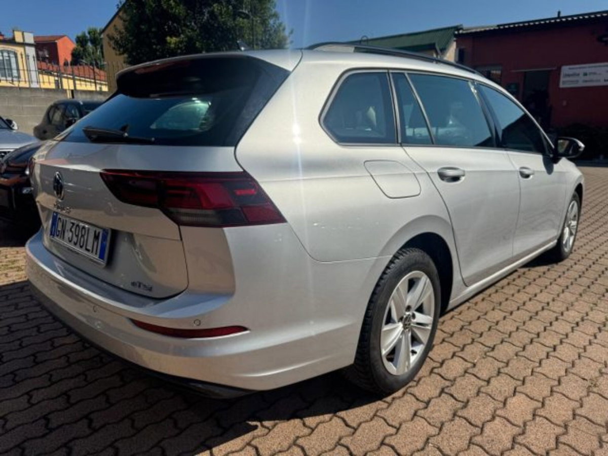 Volkswagen Golf Variant 1.5 eTSI EVO ACT DSG Life (5)