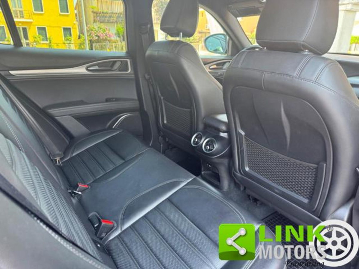 Alfa Romeo Stelvio Stelvio 2.2 Turbodiesel 210 CV AT8 Q4 Veloce (14)