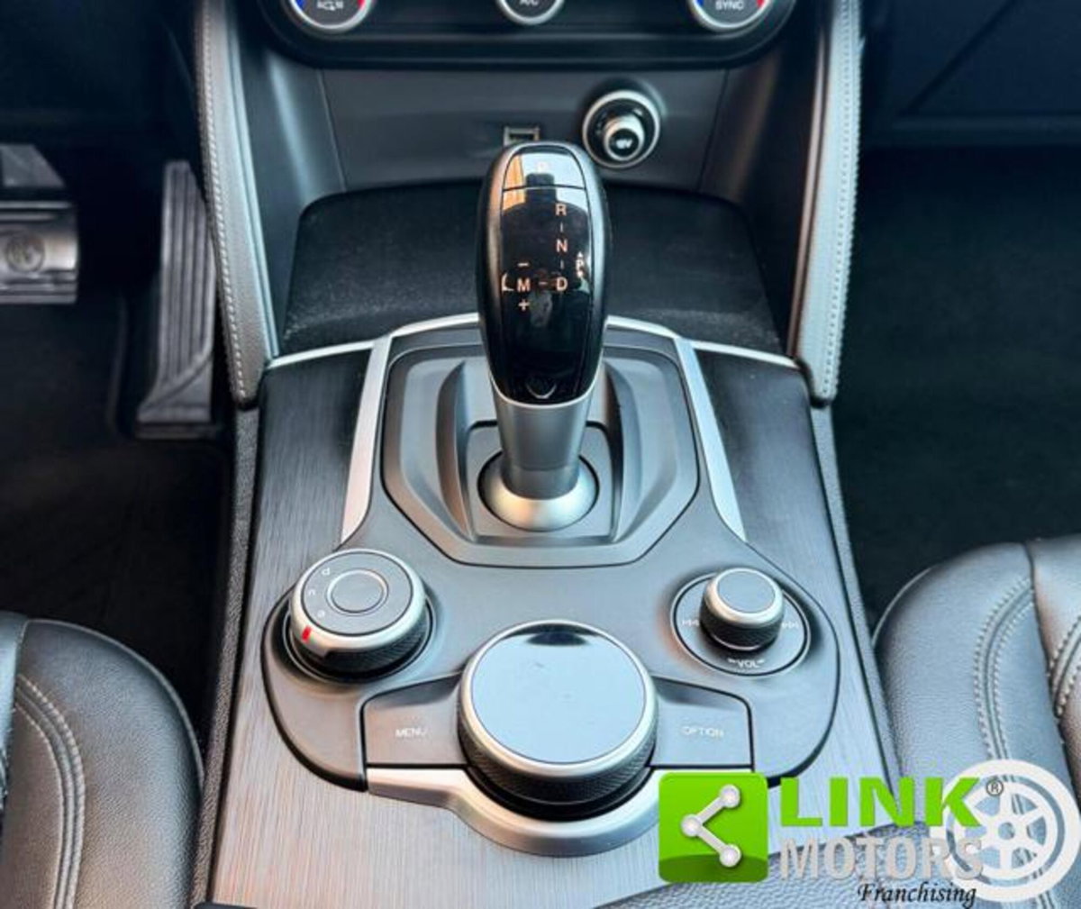 Alfa Romeo Stelvio Stelvio 2.2 Turbodiesel 210 CV AT8 Q4 Executive (16)