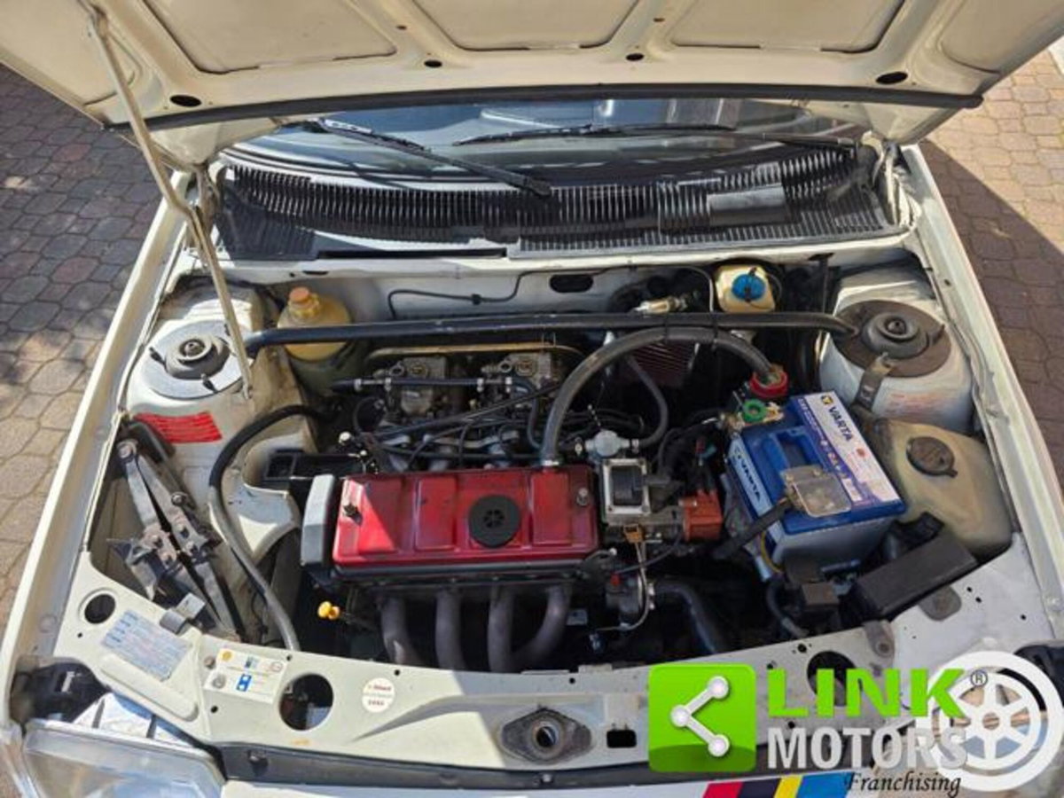 Peugeot 205 3 porte Rallye (15)