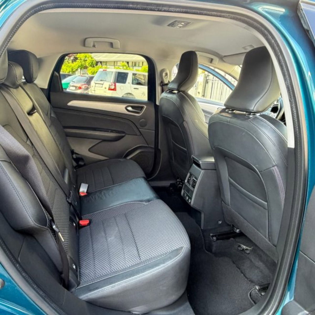 Renault Arkana E-Tech 145 CV Intens (6)