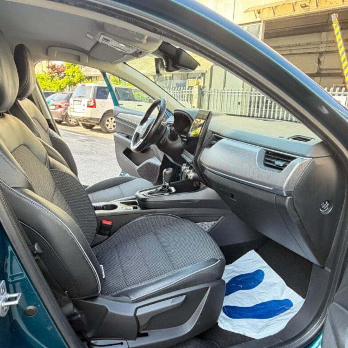 Renault Arkana E-Tech 145 CV Intens (8)