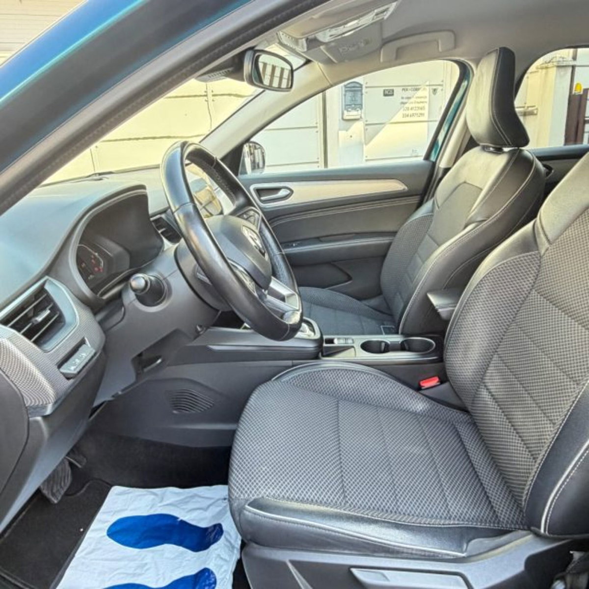 Renault Arkana E-Tech 145 CV Intens (9)