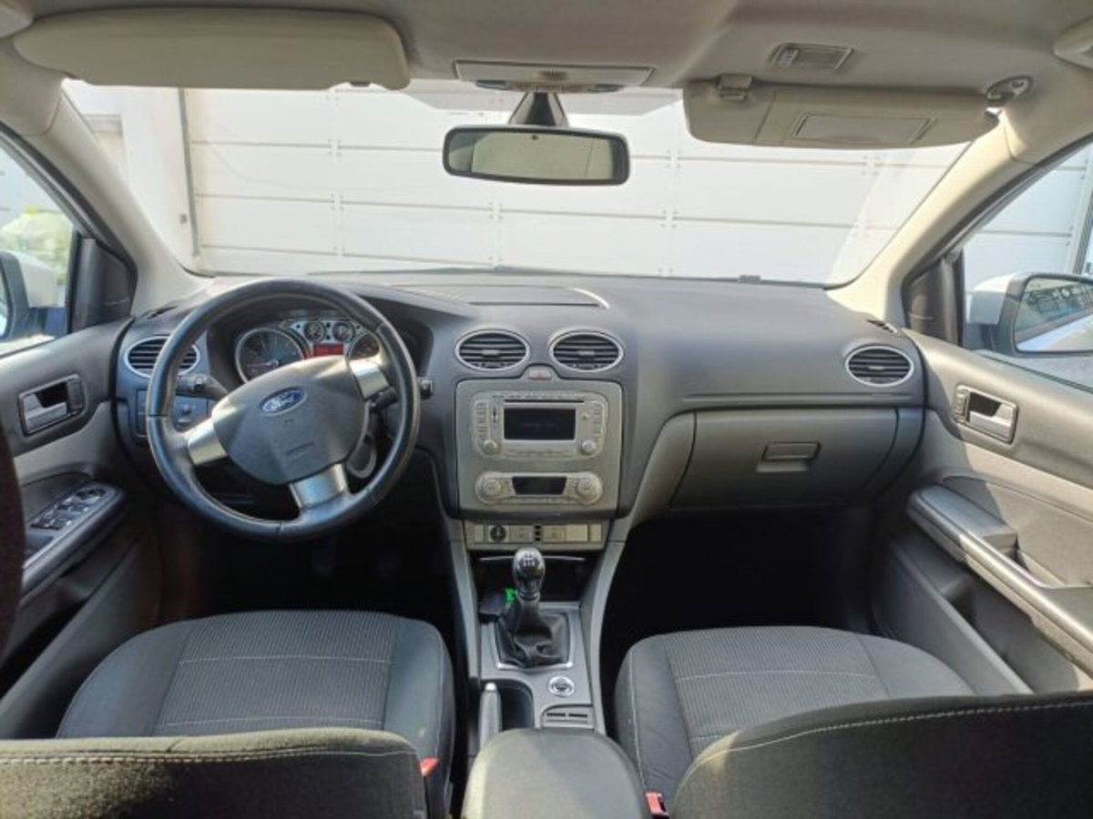 Ford Focus 1.6 (115CV) 5p. Bz.- GPL Ikon (10)