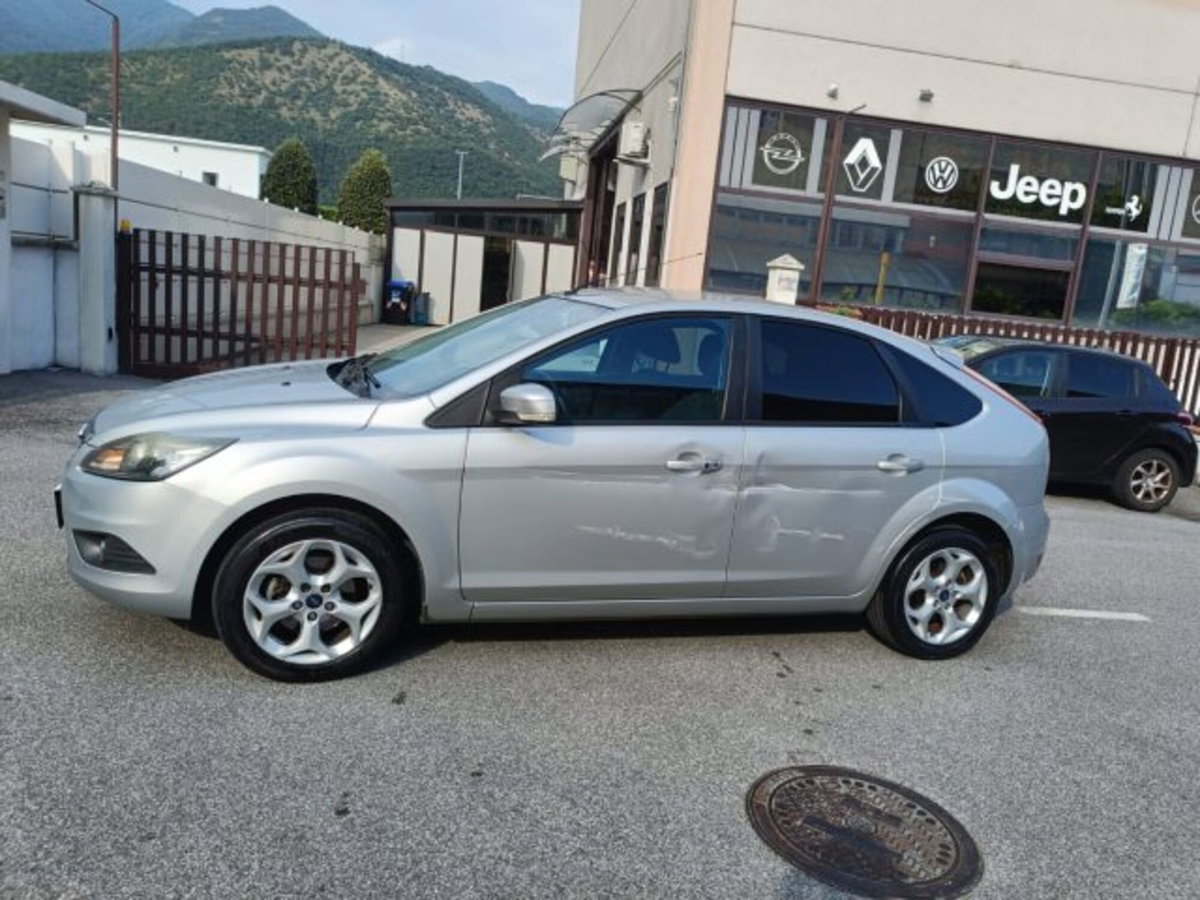 Ford Focus 1.6 (115CV) 5p. Bz.- GPL Ikon (4)