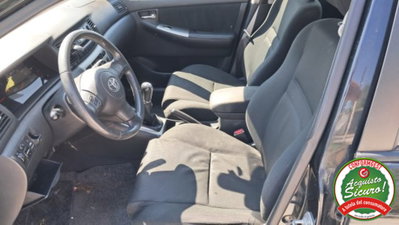 Toyota Corolla 1.4i 16V cat 5 porte Sol (3)